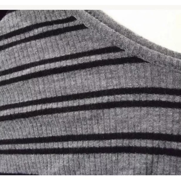 Express One Eleven Gray V Neck Ribbed Knit Top L - Picture 4 of 5